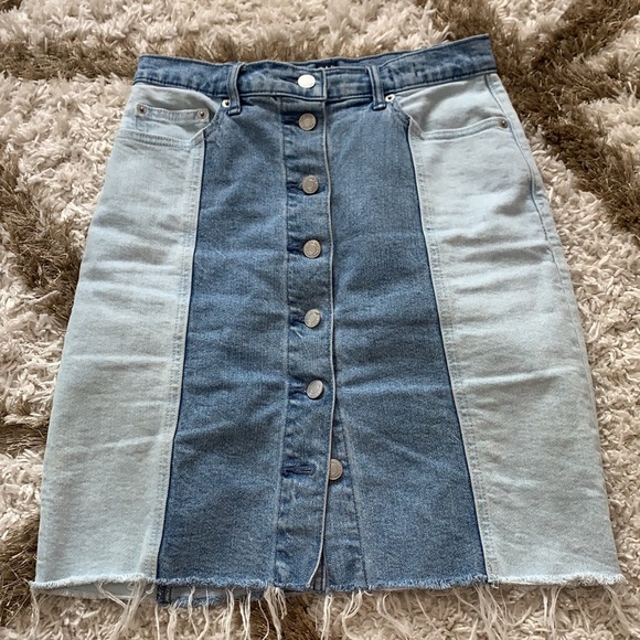 Two tone color block frayed denim skirt - Picture 3 of 5